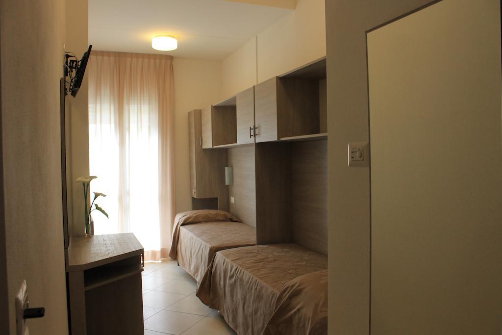 Hotel Villa Enea Cattolica Exteriör bild