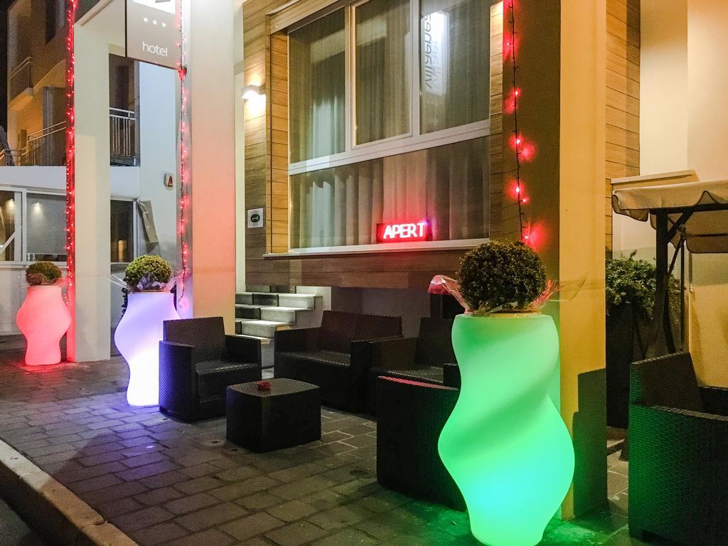 Hotel Villa Enea Cattolica Exteriör bild